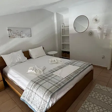 Nyaraló Two-storey Beachfront Maisonette *