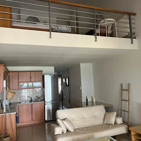 Vakantiehuis Two-storey Beachfront Maisonette