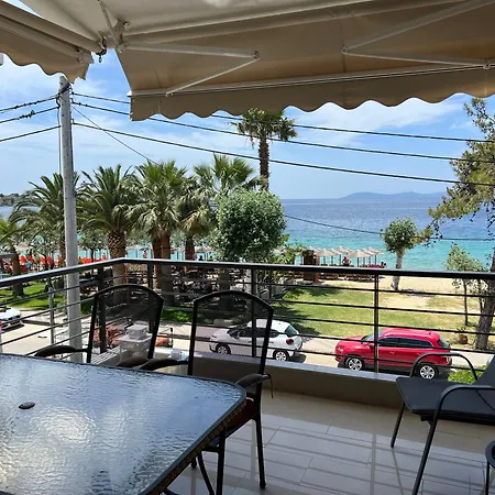 Two-storey Beachfront Maisonette Nyaraló *