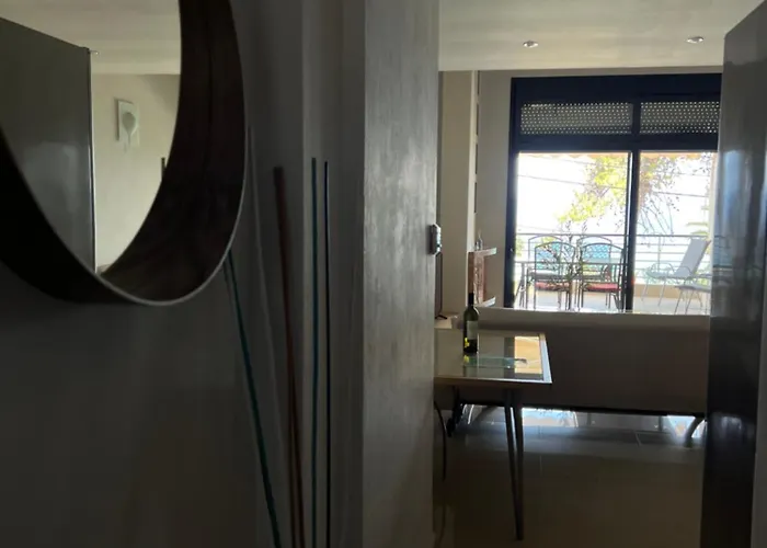 Two-storey Beachfront Maisonette Hébergement de vacances