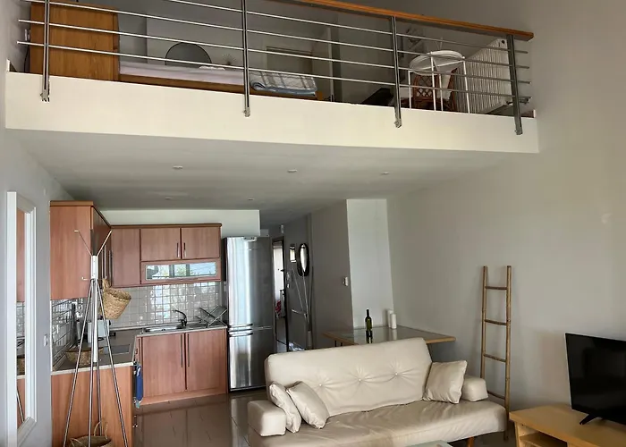 Hébergement de vacances Two-storey Beachfront Maisonette