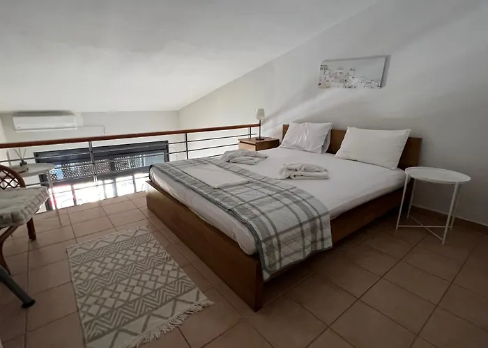 Two-storey Beachfront Maisonette * Toroni