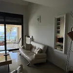 펜션 Two-storey Beachfront Maisonette