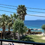 Two-storey Beachfront Maisonette * 토로니