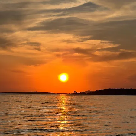 Two-storey Beachfront Maisonette Tatil Evi Toroni